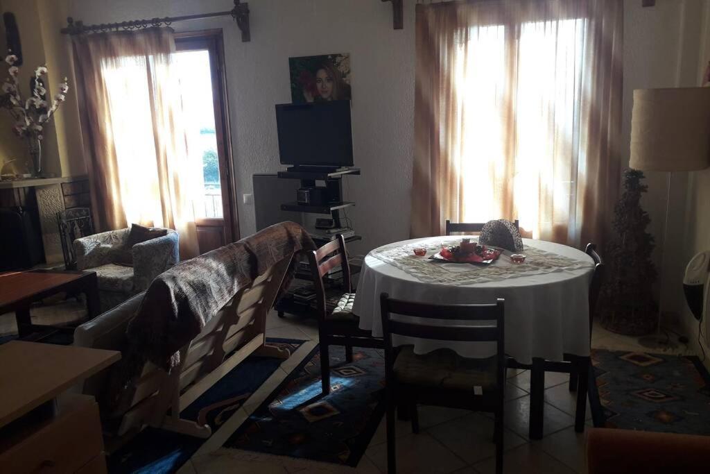 KalíviaEfis Houseアパートメント エクステリア 写真