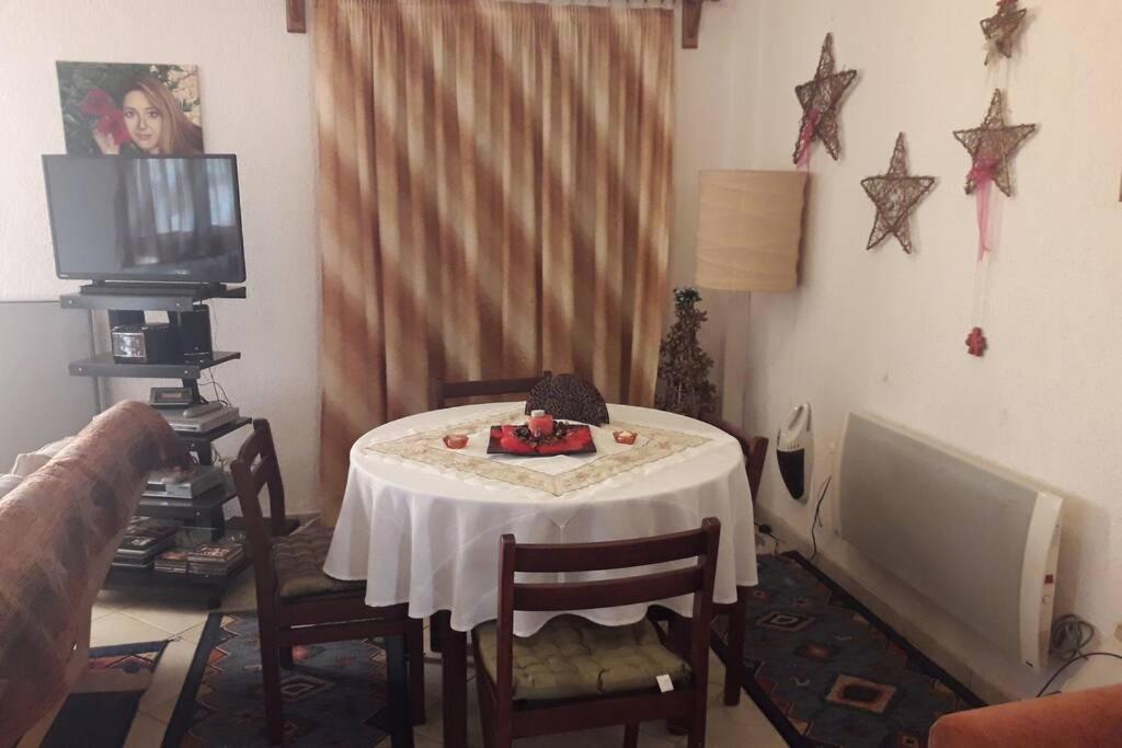 KalíviaEfis Houseアパートメント エクステリア 写真